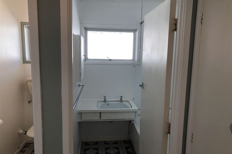 Photo of property in 1/23 Mozeley Avenue, Devonport, Auckland, 0624