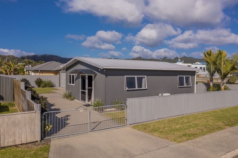 Photo of property in 1 Kenneth Avenue, Whitianga, 3510
