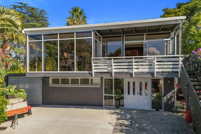 Photo of property in 107 Tiroroa Avenue, Te Atatu South, Auckland, 0610