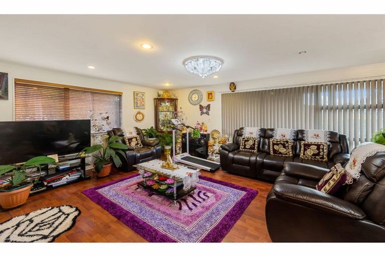 Photo of property in 2/127 Coronation Road, Papatoetoe, Auckland, 2025