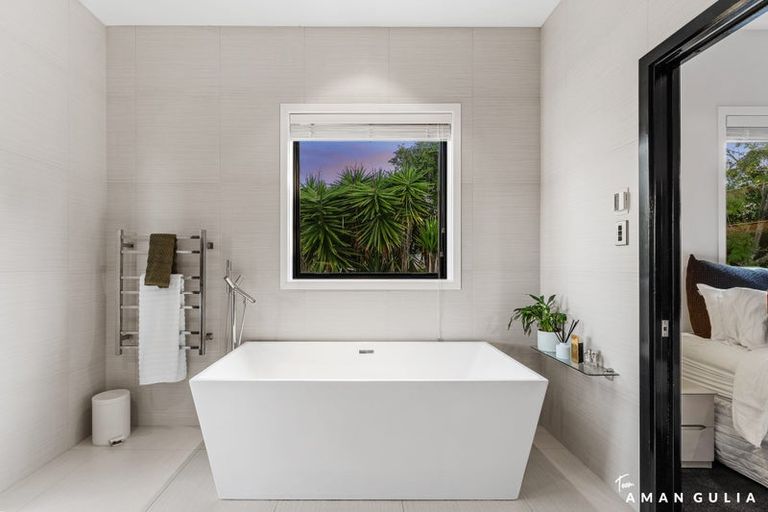 Photo of property in 11b Greenhithe Road, Greenhithe, Auckland, 0632