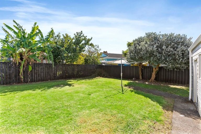Photo of property in 39 Court Town Close, Mangere, Auckland, 2022