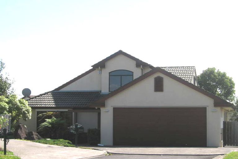 Photo of property in 11 Graven Court, Henderson, Auckland, 0612