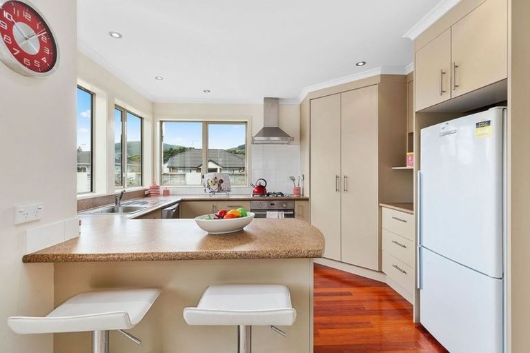 Photo of property in 53 Oxford Street, Tawa, Wellington, 5028