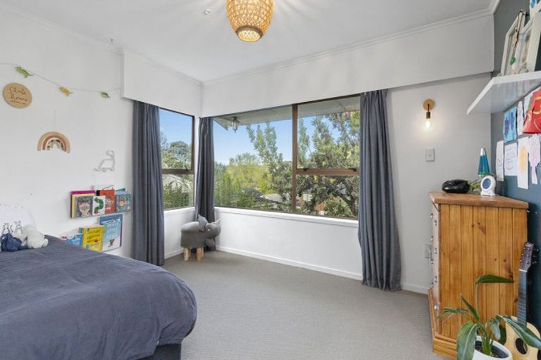 Photo of property in 2 Hartles Place, Mellons Bay, Auckland, 2014