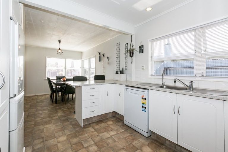 Photo of property in 116 Harold Holt Avenue, Pirimai, Napier, 4112