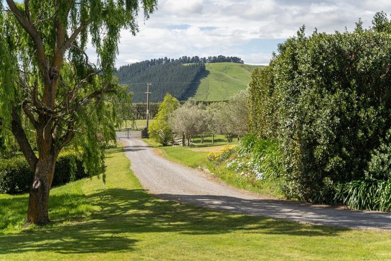 Photo of property in 114 Hinakura Road, Martinborough, Carterton, 5784