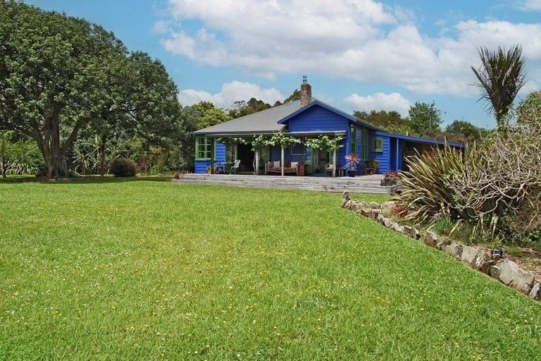 Photo of property in 126 Oneriri Road, Kaiwaka, 0573