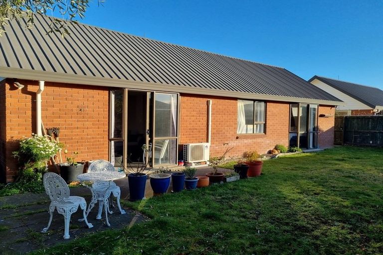 Photo of property in 12 Farm Lane, Parklands, Christchurch, 8083