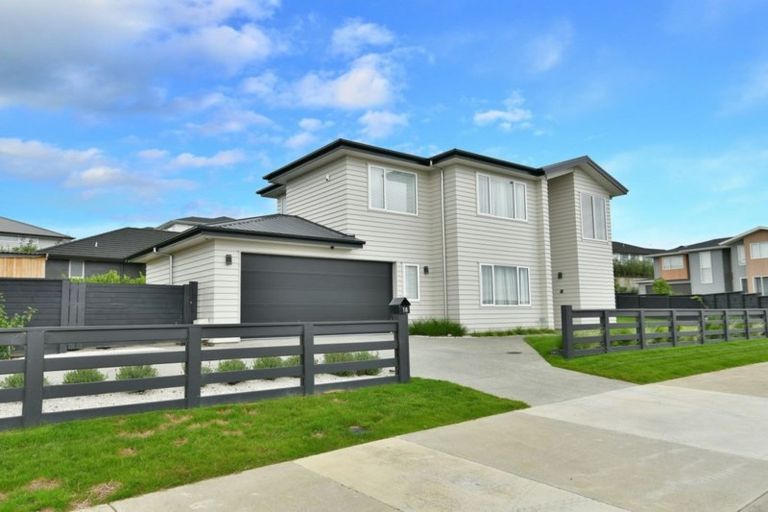 Photo of property in 18 Flavell Drive, Orewa, 0931