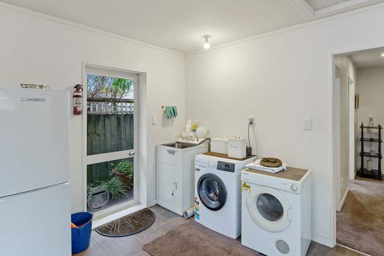 Photo of property in 31 Rosebank Grove, Waikanae, 5036
