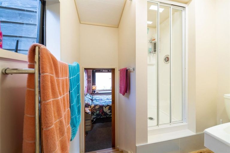 Photo of property in 7b Cameron Place, Fernhill, Queenstown, 9300