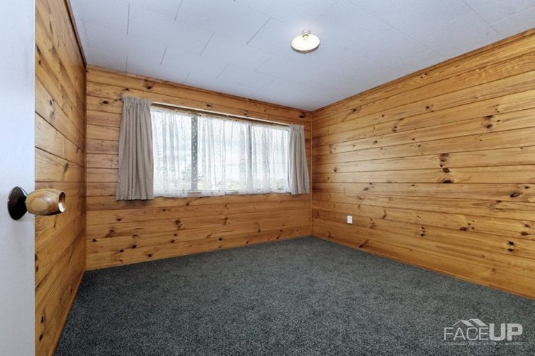 Photo of property in 2/22 Elizabeth Drive, West Harbour, Auckland, 0618