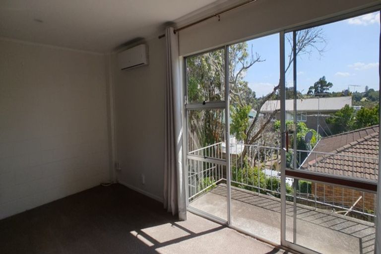 Photo of property in 15 Queen Mary Avenue, New Lynn, Auckland, 0600