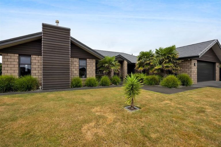 Photo of property in 17 Wentworth Lane, Waiwhakaiho, New Plymouth, 4312