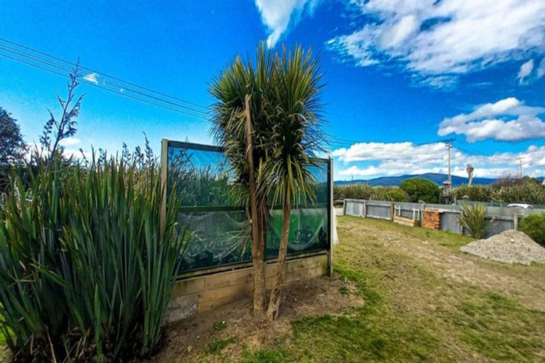 Photo of property in 41 Bluecliffs Beach Road, Papatotara, Tuatapere, 9691