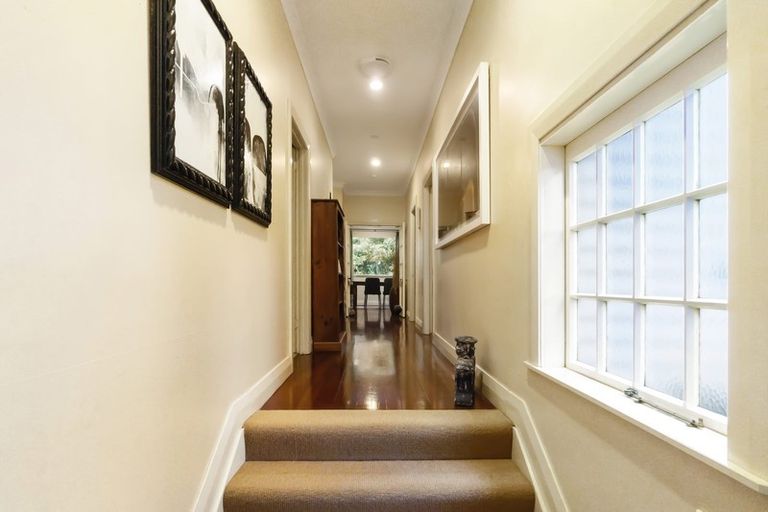 Photo of property in 139 Woodlands Park Road, Titirangi, Auckland, 0604