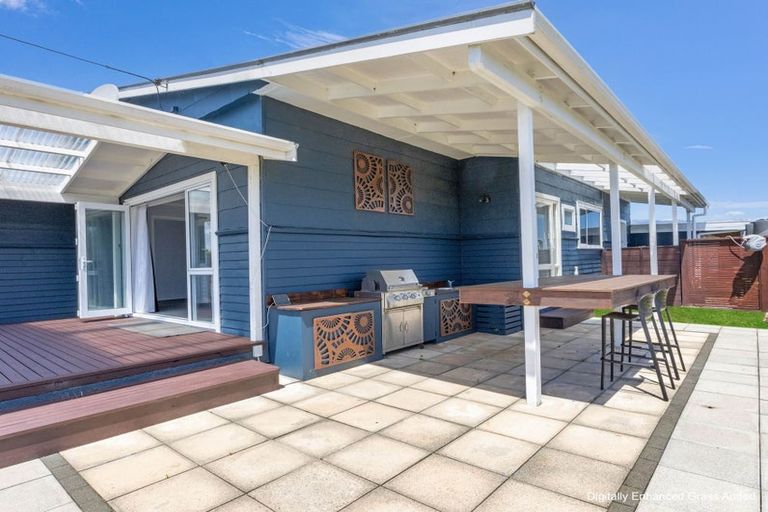 Photo of property in 10 Orowaiti Road, Westport, 7825