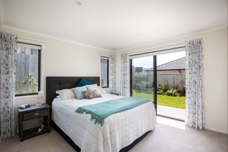 Photo of property in 12 Rehua Place, Waiwhakaiho, New Plymouth, 4312