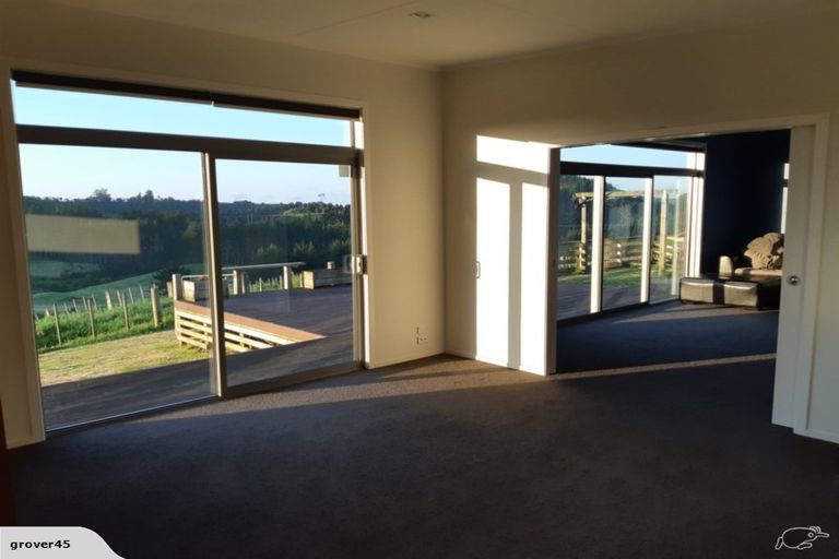 Photo of property in 37 Mangahewa Road, Tikorangi, Waitara, 4383