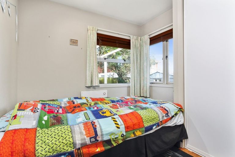 Photo of property in 7 Essex Street, Te Atatu South, Auckland, 0610