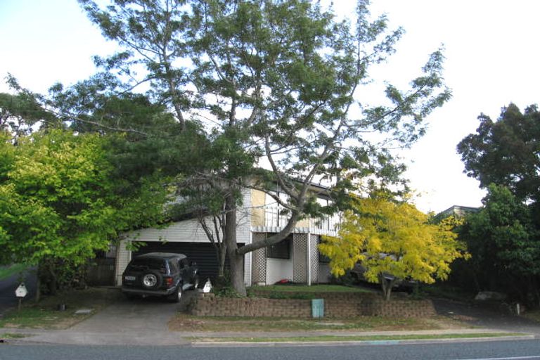 Photo of property in 9 John Downs Drive, Browns Bay, Auckland, 0630