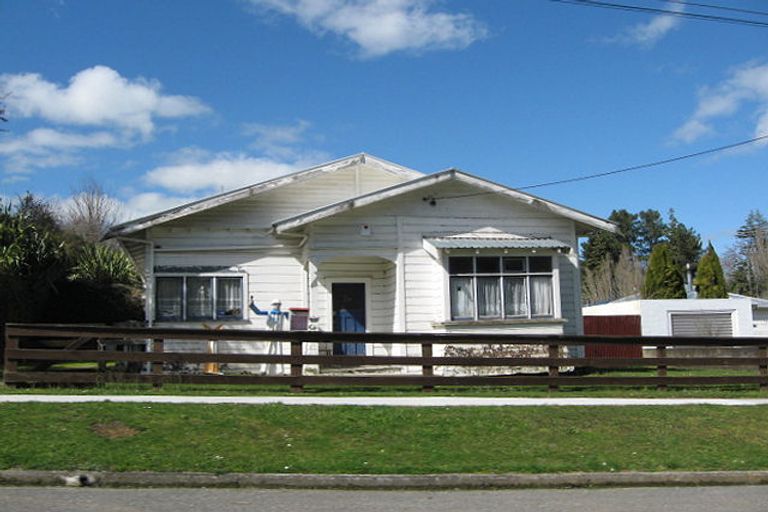Photo of property in 10 Moa Street, Taihape, 4720