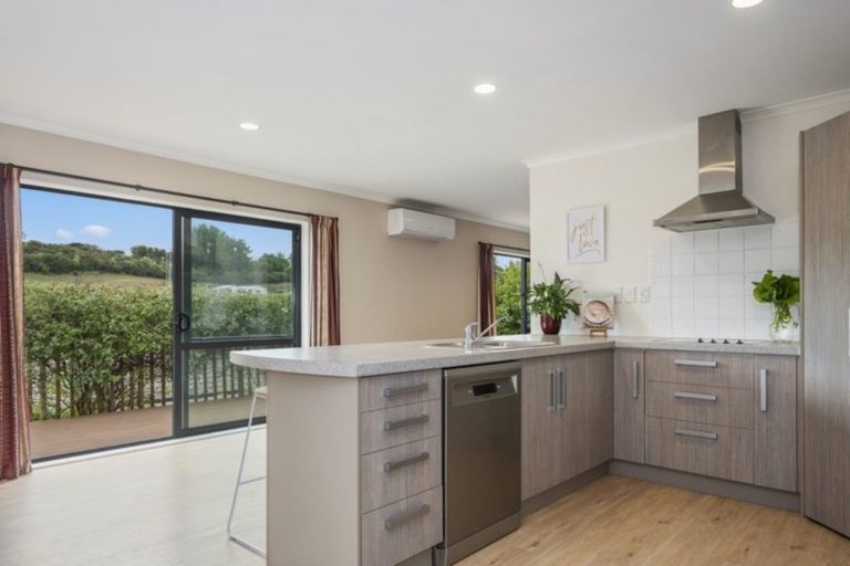 Photo of property in 160 Waterside Drive, Pyes Pa, Tauranga, 3112