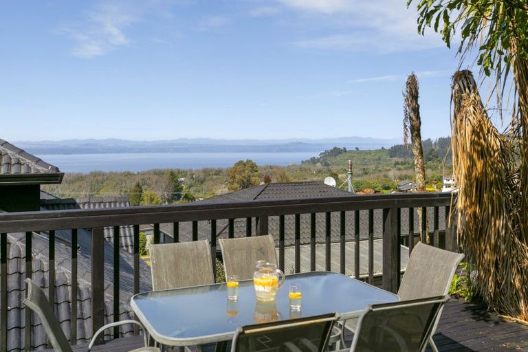 Photo of property in 86 Wakeman Road, Acacia Bay, Taupo, 3330