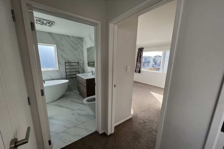 Photo of property in 7 Silvereye Road, Hobsonville, Auckland, 0616