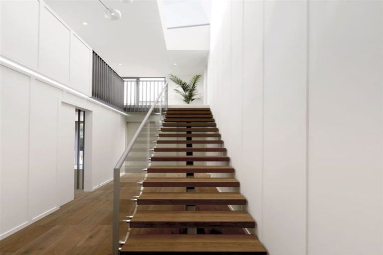 Photo of property in 1/42 Browns Road, St Albans, Christchurch, 8014