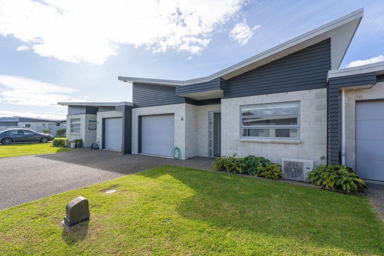 Photo of property in 16 Vanita Drive, Whitianga, 3510
