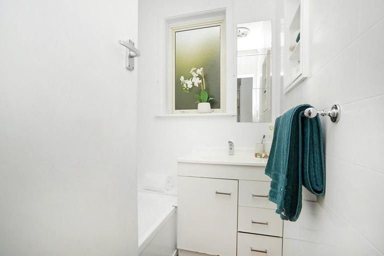 Photo of property in 46 Handyside Street, Tawa, Wellington, 5028