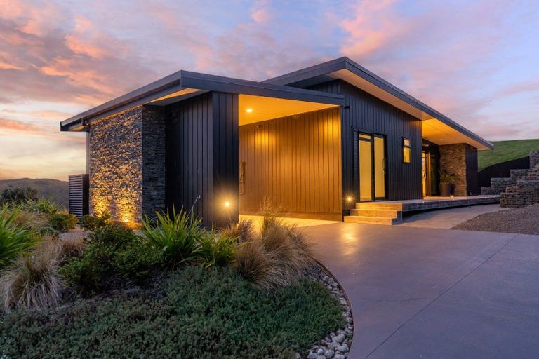 Photo of property in 17 Te Roera Drive, Taradale, Napier, 4112