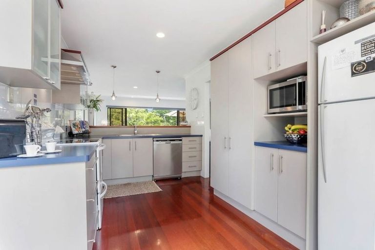 Photo of property in 43 Vintage Drive, Henderson, Auckland, 0612