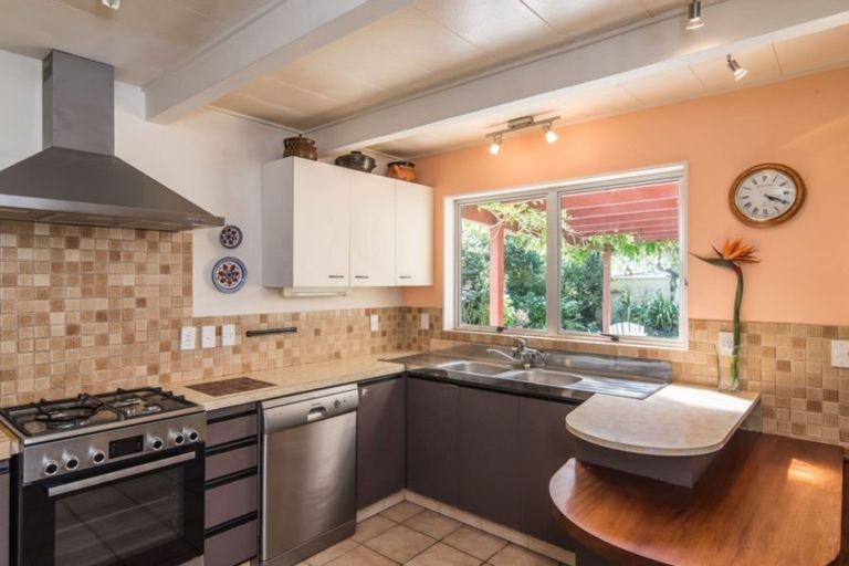 Photo of property in 53 Puriri Road, Waikanae, 5036