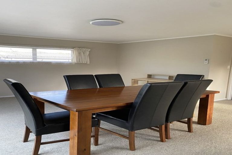 Photo of property in 2/86 Howe Street, Howick, Auckland, 2014