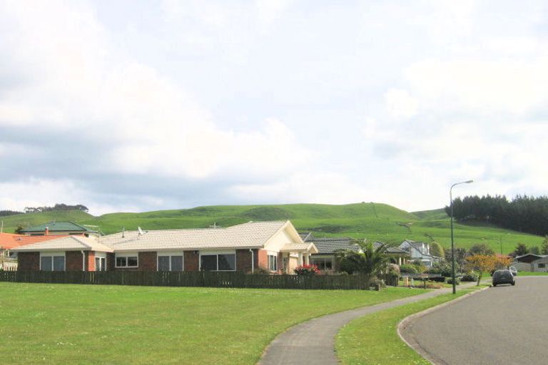 Photo of property in 13 Hoyte Place, Pukehangi, Rotorua, 3015