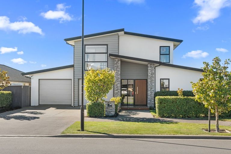 Photo of property in 33 Little Gem Road, Hornby, Christchurch, 8025