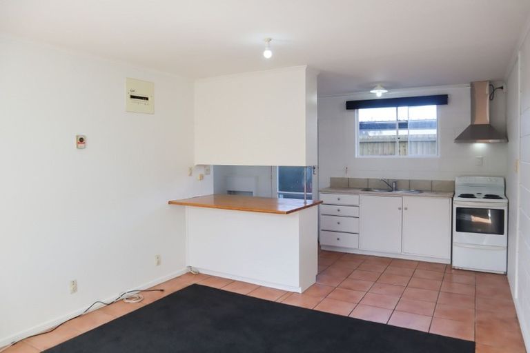 Photo of property in 2/21 Olliviers Road, Phillipstown, Christchurch, 8011