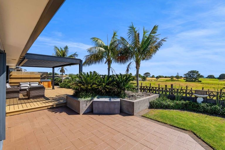 Photo of property in 17 Chatswood Grove, Fitzroy, New Plymouth, 4312