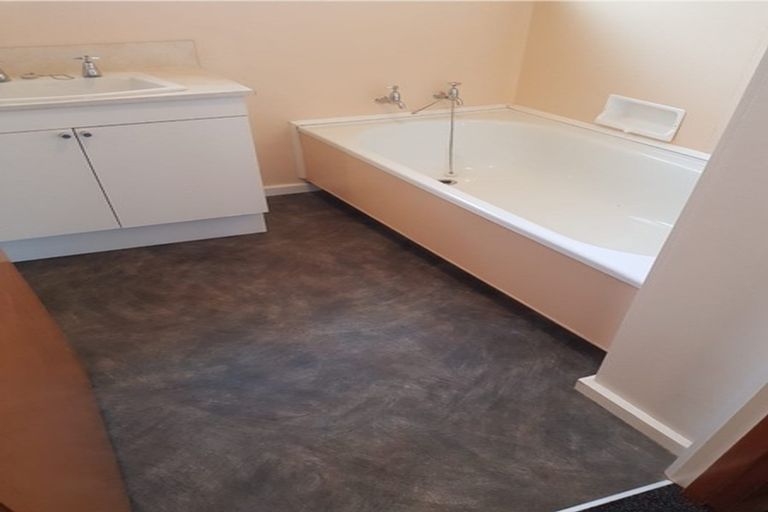 Photo of property in 55 Lowestoft Street, Balclutha, 9230