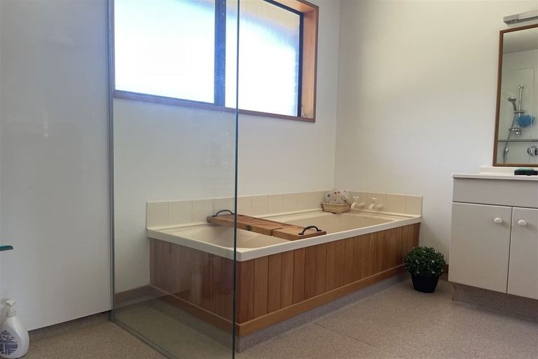 Photo of property in 11a Barnes Road, Redwood, Christchurch, 8051