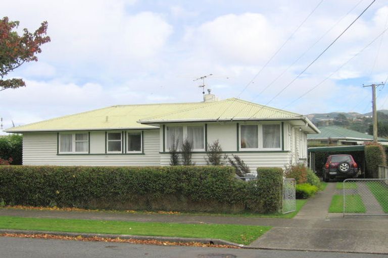 Photo of property in 35 Foster Street, Taita, Lower Hutt, 5011