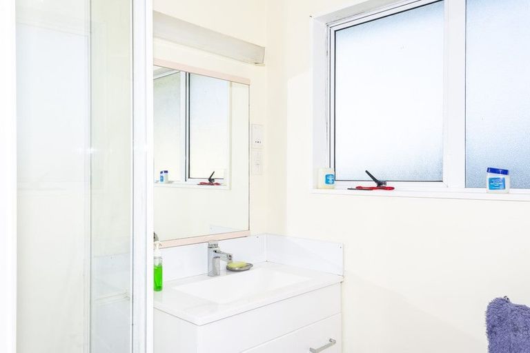 Photo of property in 2/353 Saint Aubyn, Moturoa, New Plymouth, 4310