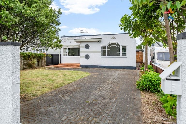 Photo of property in 3 Tawa Street, Woburn, Lower Hutt, 5010