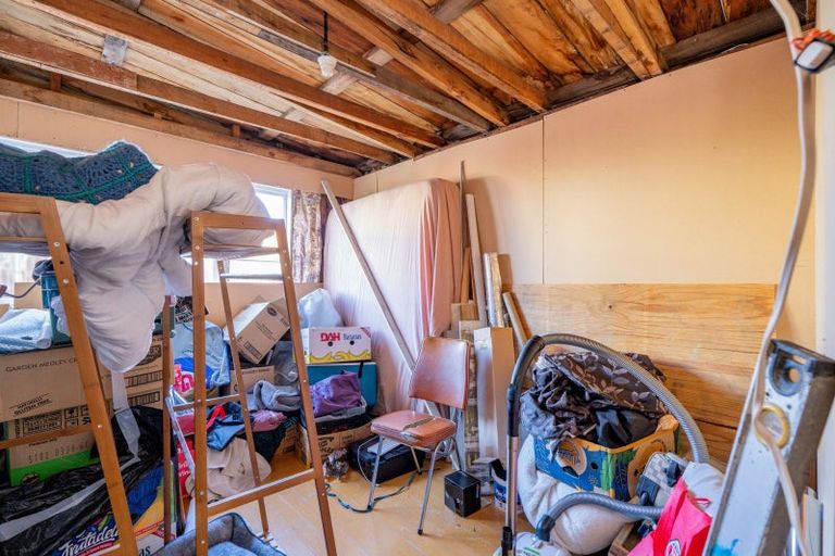 Photo of property in 6 Ocean Beach Road, Bluff, 9814