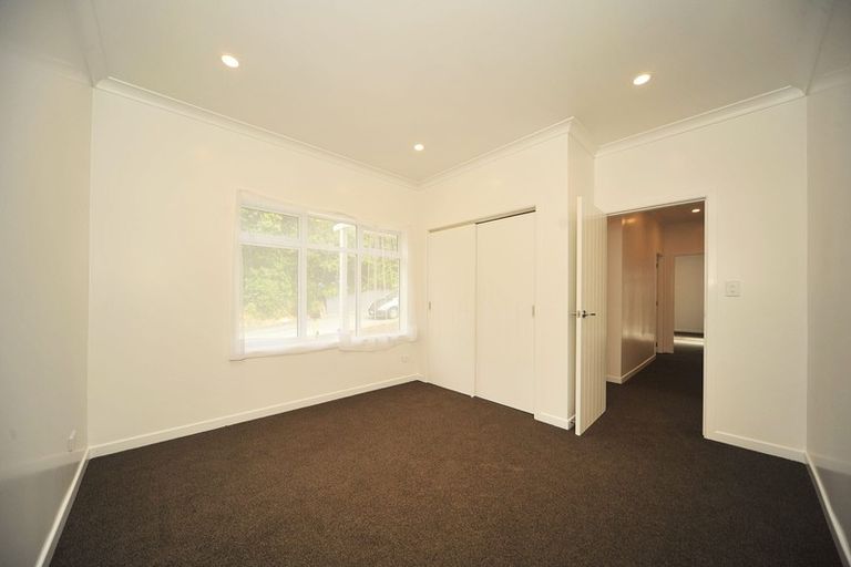 Photo of property in 10 Kellsmere Crescent, Island Bay, Wellington, 6023