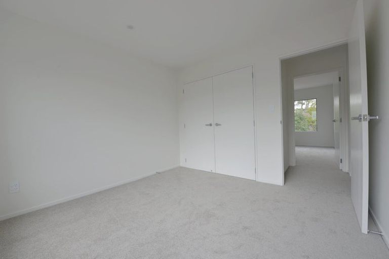 Photo of property in 43c Fitzherbert Avenue, West Harbour, Auckland, 0618