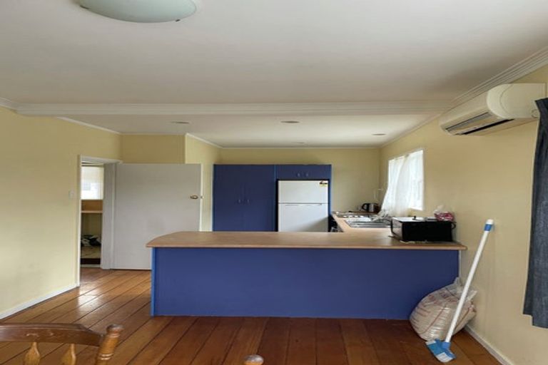 Photo of property in 10 Olivia Crescent, Tawa, Wellington, 5028